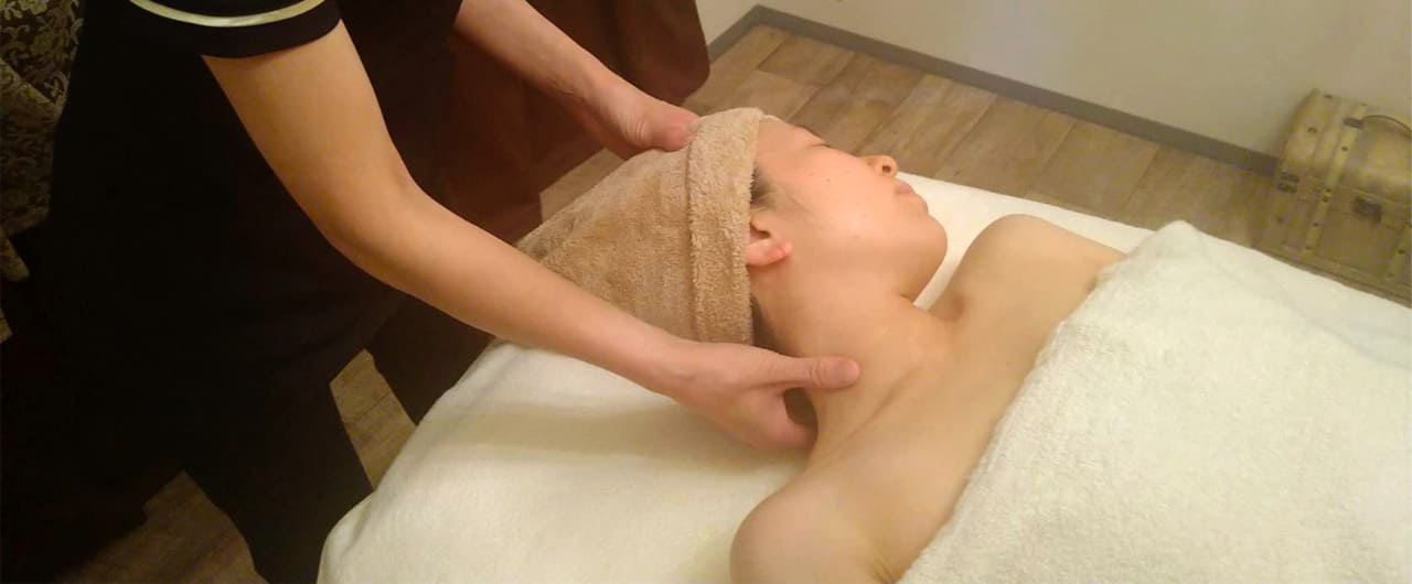 首回りの施術写真